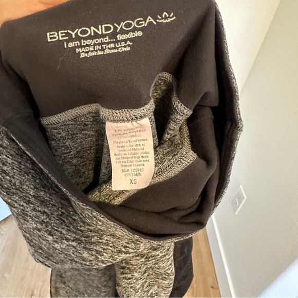 Beyond Yoga Classic Spacedye Mesh Side Panel Leggings Gray Size XS Women’s - Picture 9 of 9